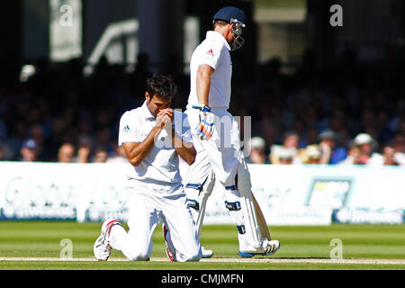 17/08/2012 Londres, Angleterre. Tahir Imran de l'Afrique du Sud est à genoux pendant le troisième test-match Investec international cricket entre l'Angleterre et l'Afrique, a joué au Lords Cricket Ground : crédit obligatoire : Mitchell Gunn Banque D'Images