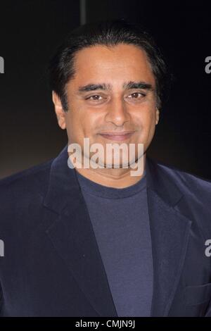 Sanjeev Bhaskar - UK Premiere de 'Total Recall' à la vue, Leicester Square, London - 16 août 2012 Photo par Keith Mayhew Banque D'Images