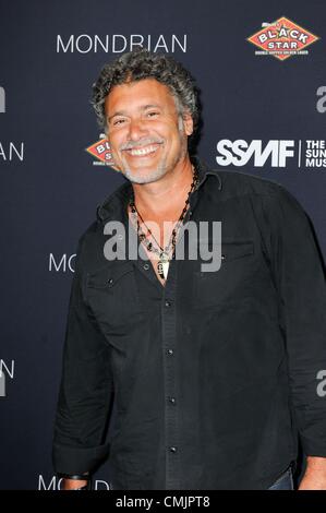 Steven Bauer aux arrivées de 5e édition de la Sunset Strip Music Festival VIP officiel Parti, SkyBar Mondrian à Los Angeles, Los Angeles, CA 17 août 2012. Photo par : Sara Cozolino/Everett Collection Banque D'Images