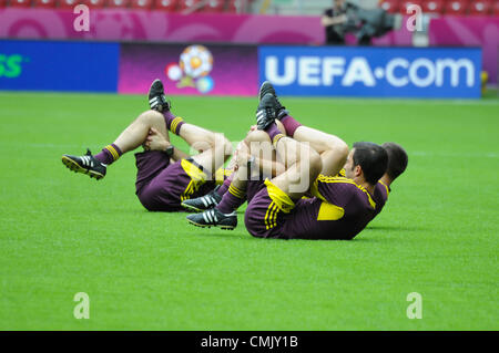 27.06.2012 Varsovie, Pologne. Formation des fonctionnaires/arbitre avant le championnat européen de demi-finale entre l'Allemagne et l'Italie du Stade national. Banque D'Images