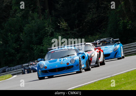 19.08.2012. Brands Hatch, Kent, Angleterre. La Lotus Elise d'Adrian Hall mène la Lotus Cup Race britannique au Festival organisé par Lotus Brands Hatch dans le Kent Banque D'Images