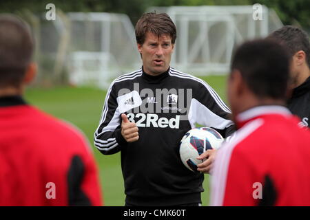 Sur la photo : Manager Michael Laudrup. Le mardi 21 août 2012 Re : Barclay's Premier League Swansea City Football Club formation à Llandarcy, dans le sud du Pays de Galles, Royaume-Uni. Credit : D Legakis / Alamy Live News Banque D'Images