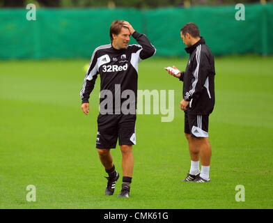 Sur la photo : Manager Michael Laudrup. Le mardi 21 août 2012 Re : Barclay's Premier League Swansea City Football Club formation à Llandarcy, dans le sud du Pays de Galles, Royaume-Uni. Credit : D Legakis / Alamy Live News Banque D'Images