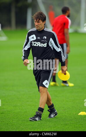 Sur la photo : Manager Michael Laudrup. Le mardi 21 août 2012 Re : Barclay's Premier League Swansea City Football Club formation à Llandarcy, dans le sud du Pays de Galles, Royaume-Uni. Credit : D Legakis / Alamy Live News Banque D'Images