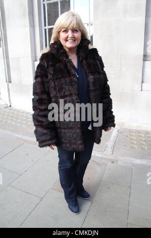 Linda Nolan vu à la BBC à Londres. Crédit : Simon Matthews/Alamy Live News Banque D'Images