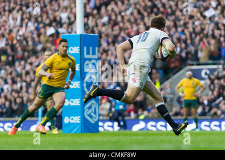 Londres, Royaume-Uni. 09Th Nov, 2013. Owen FARRELL l'Angleterre outhalf les scores essayez de gagner au cours de l'International Rugby Union match entre l'Angleterre et l'Australie : L'action de crédit de Twickenham Plus Sport/Alamy Live News Banque D'Images