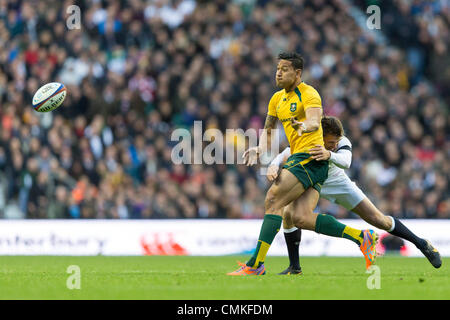 Londres, Royaume-Uni. 09Th Nov, 2013. L'Australie fullback Israel FOLAU en action au cours de l'International Rugby Union match entre l'Angleterre et l'Australie : L'action de crédit de Twickenham Plus Sport/Alamy Live News Banque D'Images