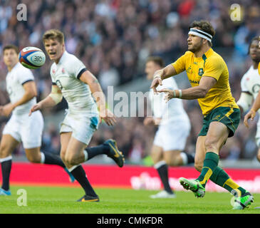 Londres, Royaume-Uni. 09Th Nov, 2013. L'ailier australien Adam ASHLEY-COOPER au cours de l'International Rugby Union match entre l'Angleterre et l'Australie : L'action de crédit de Twickenham Plus Sport/Alamy Live News Banque D'Images