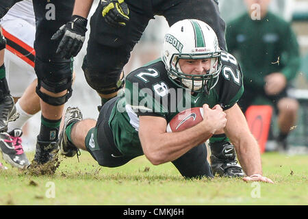 Deland, en Floride, USA. 2 nov., 2013. Running back Stetson Cole Mazza (28) au cours de premier semestre NCAA Football action de jeu entre les combats de chameaux et Campbell Stetson Chapeliers au Spec Martin Stadium à DeLand, Floride. Credit : csm/Alamy Live News Banque D'Images