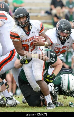 Deland, en Floride, USA. 2 nov., 2013. Running back Campbell Keith Goss (33) pendant la seconde moitié NCAA Football action de jeu entre les combats de chameaux et Campbell Stetson de chapeliers. Campbell défait Stetson 19-18 au stade Martin Spec dans DeLand, en Floride. Credit : csm/Alamy Live News Banque D'Images