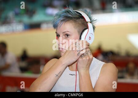 Coupe du Monde de Cyclisme sur piste, Centre National de cyclisme, Manchester, Royaume-Uni. 3 novembre 2013. Gillian Carleton de Nouvelle-Zélande : Crédit Styles Neville/Alamy Live News Banque D'Images