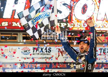 Fort Worth, TX, USA. 29Th sep 2013. Fort Worth, TX - NOV 03, 2013 : Jimmie Johnson (48) remporte le Texas 500 AAA à la Texas Motor Speedway à Fort Worth, TX. © csm/Alamy Live News Banque D'Images