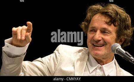 Prague, République tchèque. 29Th sep 2013. Musicien et compositeur serbe Goran Bregovic effectue en centre des congrès de Prague, en République tchèque, le 3 novembre 2013. © Michal Kamaryt/CTK Photo/Alamy Live News Banque D'Images