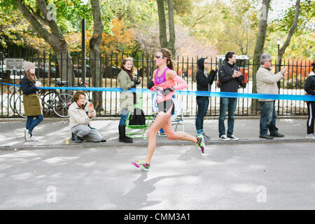 New York, USA. 06Th Nov, 2013. Danna Kelly Herrick près de mille 12 dans le 2013 Marathon ING de New-York, USA. Le 3 novembre 2013. © Kristin Lee/Alamy Live News Banque D'Images