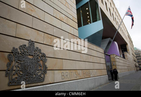 Berlin, Allemagne. 05 nov., 2013. L'ambassade britannique est photographié à Berlin, Allemagne, 05 novembre 2013. Selon les médias il y a des systèmes d'écoute installé sur le toit de l'ambassade britannique. Photo : MICHAEL KAPPELER/dpa/Alamy Live News Banque D'Images