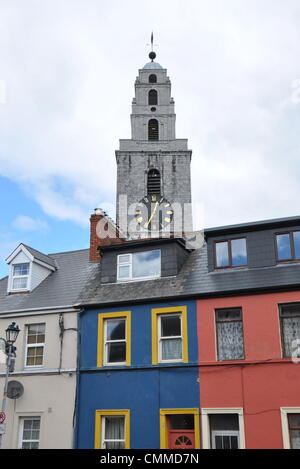 Vue de la tour de l'église Sainte-Anne et bâtiments résidentiels à uphill trimestre à Cork Shandon, photo prise le 24 mai 2013. Avec une population de quelque 120 000 habitants de Cork est la deuxième plus grande ville de l'état de l'Irlande. Photo : Frank Baumgart Banque D'Images