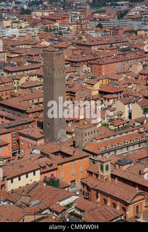 Vue depuis les deux tours de la Piazza di Porta Ravegnana, Bologne, Émilie-Romagne, Italie, Europe Banque D'Images