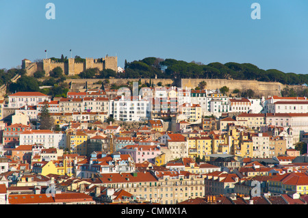 Quartiers de Baixa et Alfama avec forteresse Castelo de Sao Jorge Centre de Lisbonne Portugal Europe Banque D'Images