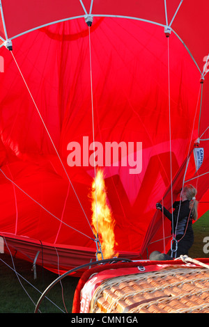 Ballon à air chaud d'être rempli de la pièce commémorative du 200e anniversaire de l'ascension première voyage en ballon danois. Le Palais de Rosenborg. Banque D'Images