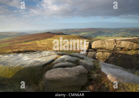 Photo horizontale de tôt le matin à Higger Tor dans le Peak District National Park Banque D'Images