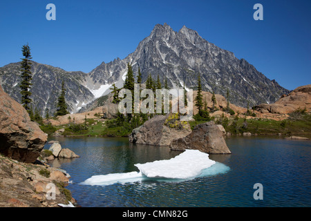 WA, lacs de montagne Désert, Ingalls Lake et le mont Stuart Banque D'Images