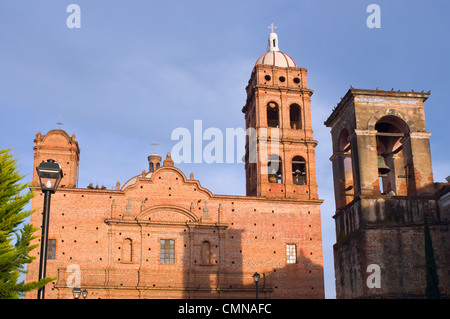 San Antonio de Padua et clocher de l'église à proximité Purisima chapelle en Tapalpa Mexique Banque D'Images