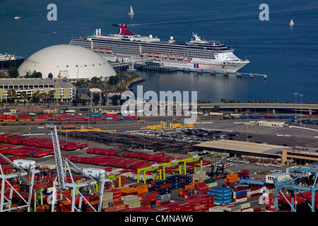 Photographie aérienne Long Beach Cruise Terminal Port de Long Beach, Californie Banque D'Images