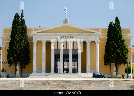 Athènes. La Grèce. Vue sur la belle façade néo-classique du Zappeion située à l'extrémité sud du Jardin National Banque D'Images