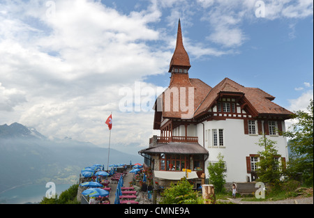 Bâtiment traditionnel suisse et restaurant au plus fort Kulm, Interlaken, Suisse. Banque D'Images