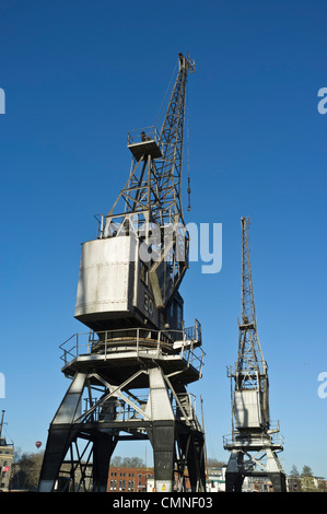 dh Bristol Floating Harbour BRISTOL DOCKS BRISTOL Old Bristol dans les années 1950 Grues de quai Stothert et Pitt Bath grues électriques royaume-uni Banque D'Images