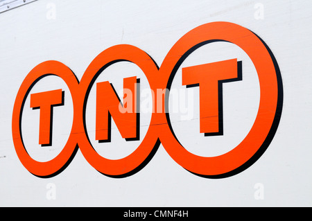 TNT Global Express Courier Logo, Cambridge, England, UK Banque D'Images