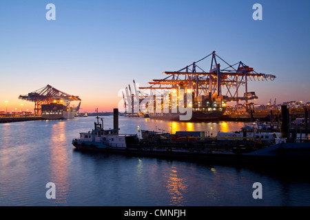 Terminal à conteneurs au port de Hambourg, Allemagne Banque D'Images