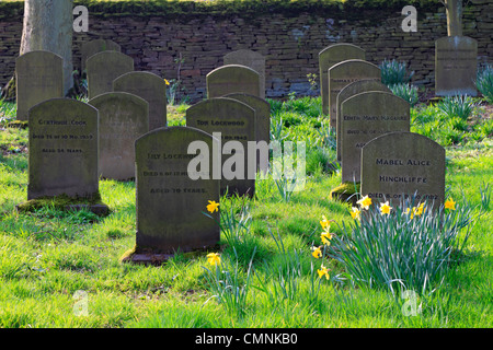 Les pierres tombales dans le cimetière Quaker Quaker à Bas, Haut Flatts, Huddersfield, West Yorkshire, Angleterre, Royaume-Uni. Banque D'Images