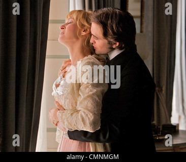 BEL AMI 2011 Studiocanal film avec Uma Thurman et Robert Pattinson Banque D'Images