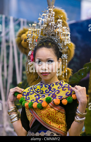 Danseuse de Malaisie Tourisme International Show 2012 Paris Banque D'Images