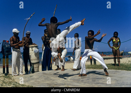 L'ORAF art martial brésilien Capoeira danse est effectuée sur l'île Itaprica à Salvador de Bahia au Brésil Banque D'Images