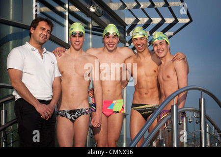 L'équipe de natation du Val d'Allier Vichy (Allier - Auvergne Club - France). L'équipe de nageurs du club de Vichy Val d'Allier Banque D'Images