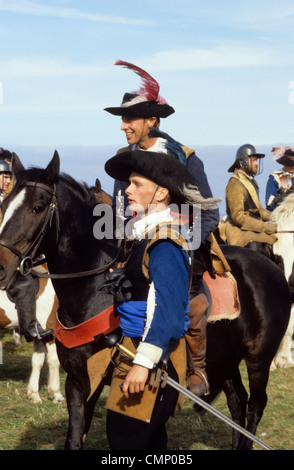 Cavalier et roundhead cavarly à guerre civile anglaise reinactment à Scarborough Castle yorkshire uk Banque D'Images