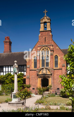 Royaume-uni, Angleterre, Worcestershire, Worcester, Union Street, Laslett's hospices, des maquettes des bâtiments de style édouardien Tudor Banque D'Images