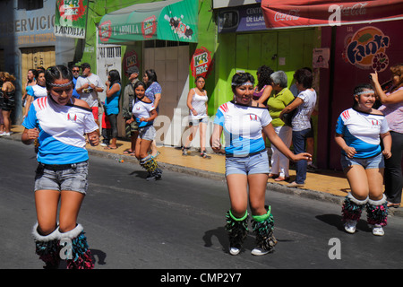 Arica Chile,Avenida Arturo Prat,Carnaval Andino,carnaval andin,parade,répétition,indigène,patrimoine Aymara,folklore,célébration,danse traditionnelle,dan Banque D'Images