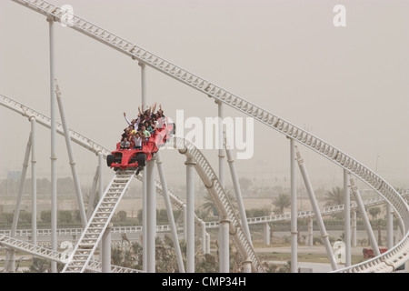 Émirats arabes unis Emirats arabes unis ferrari world Abu Dhabi roller coaster ride formula rossa Banque D'Images