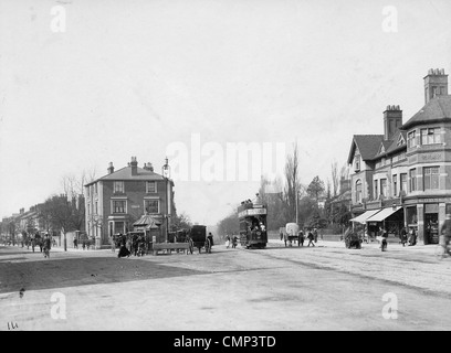 Chapelle de cendres, Wolverhampton, vers 1902. Une société à propriété de Wolverhampton (tram no. 22) et de véhicules à traction à Chapel Ash Banque D'Images