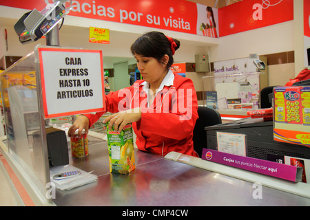 Arica Chile,Paseo Peatonal de Mayo,Supermercados Santa Isabel,magasin d'alimentation,supermarché,chaîne,Cencosud,alimentation,shopping magasins d'achats marché Banque D'Images