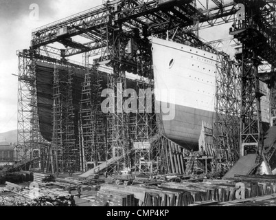 Jeux olympiques et Titanic voir d'arcs dans l'échafaudage de construction du chantier naval dans le chantier naval Harland and Wolff à Belfast Banque D'Images