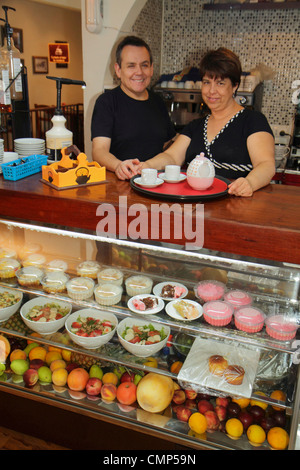 Santiago Chile, Calle Monjitas, de Color Cafe, restaurant restaurants repas café cafés, café, famille parents parents enfants enfants, bu Banque D'Images