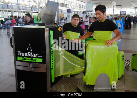 Santiago Chile,Comodoro Arturo Merino Benítez International Airport,SCL,aviation,terminal passagers,TrueStar,SecureBag,bagages,valise d'emballage,plast Banque D'Images