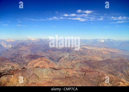 Santiago Chile,Andes Mountains,LAN Airlines,vol à Mendoza,vue sur les sièges de fenêtre,vue aérienne du dessus,science,géographie,gamme,topographie,dist Banque D'Images