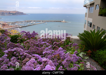 Lima Peru,Barranco District,Malecon,Playa los Yuyos,Océan Pacifique,eau,côte,Lima Marina Club,bord de mer,vue,phare,marina,bâtiment,aménagement paysager, Banque D'Images