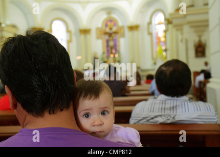 Lima Pérou,Barranco District,Iglesia la Santisima Cruz,Sainte Croix Eglise,religion Eglise catholique,autel,pew,masse,service,congrégation,hispanique Latino la Banque D'Images