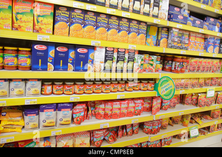 Lima Pérou,Barranco District,Avenida Miguel Grau,shopping shopper shoppers magasins marché marchés achats vente, magasin de détail magasins bus Banque D'Images